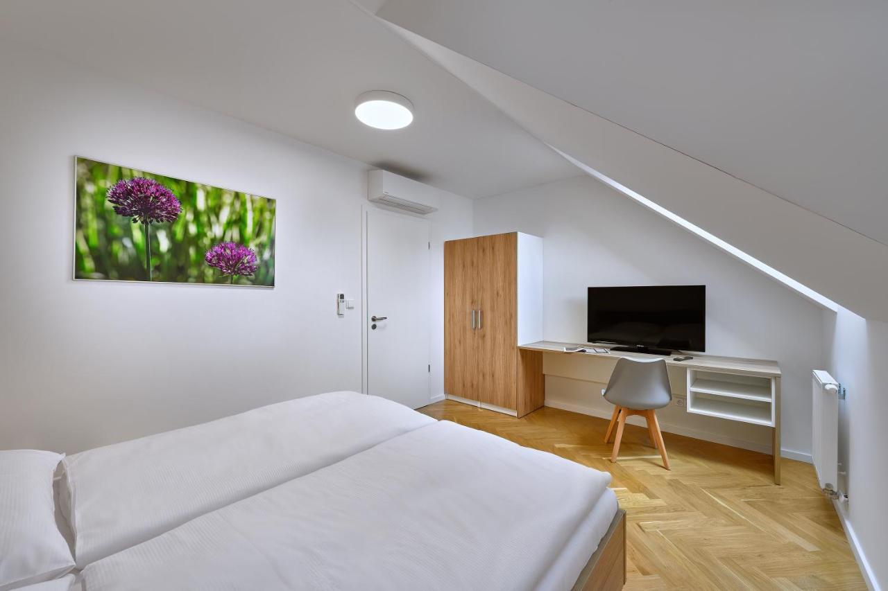 Downtown Suites Rubesova Prague Luaran gambar