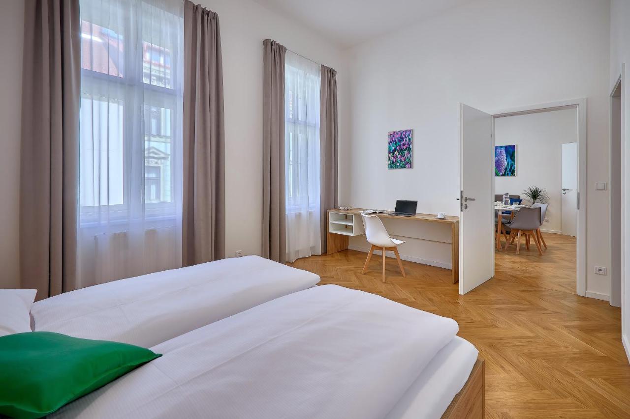 Downtown Suites Rubesova Prague Luaran gambar