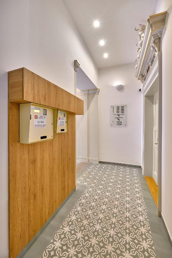 Downtown Suites Rubesova Prague Luaran gambar