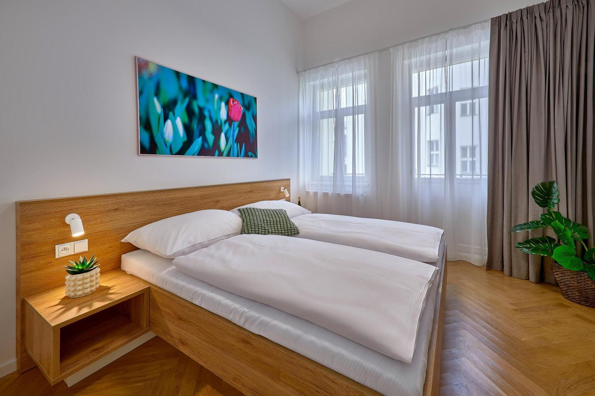 Downtown Suites Rubesova Prague Luaran gambar